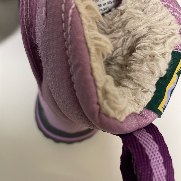 Toddler size 6 Purple L.L. Bean Snow Boots - Picture 2 of 3